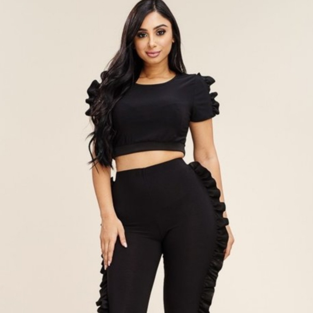 Ruffle Trouble Set